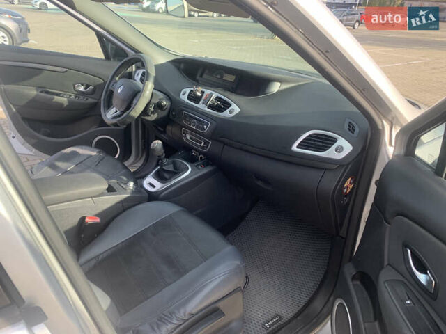 Серый Рено Гранд Сценик, объемом двигателя 1.87 л и пробегом 324 тыс. км за 5700 $, фото 8 на Automoto.ua