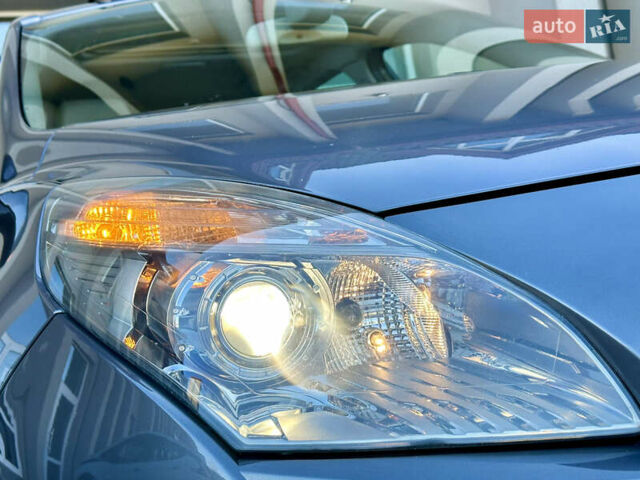 Серый Рено Гранд Сценик, объемом двигателя 2 л и пробегом 244 тыс. км за 7800 $, фото 37 на Automoto.ua