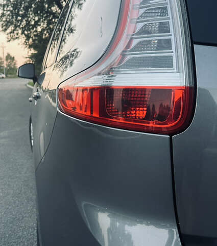 Сірий Рено Гранд Сценік, об'ємом двигуна 1.5 л та пробігом 297 тис. км за 7500 $, фото 8 на Automoto.ua