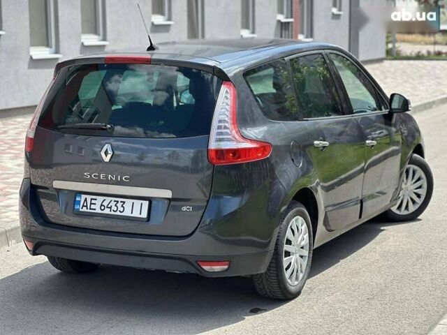 Серый Рено Гранд Сценик, объемом двигателя 1.5 л и пробегом 300 тыс. км за 7300 $, фото 3 на Automoto.ua
