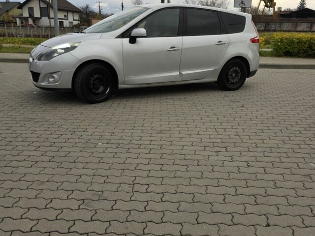 Серый Рено Гранд Сценик, объемом двигателя 1.5 л и пробегом 309 тыс. км за 6000 $, фото 1 на Automoto.ua