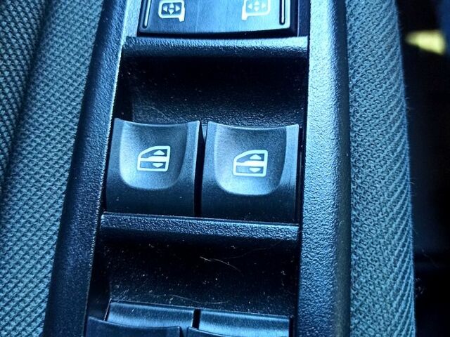 Серый Рено Гранд Сценик, объемом двигателя 1.4 л и пробегом 247 тыс. км за 6700 $, фото 7 на Automoto.ua