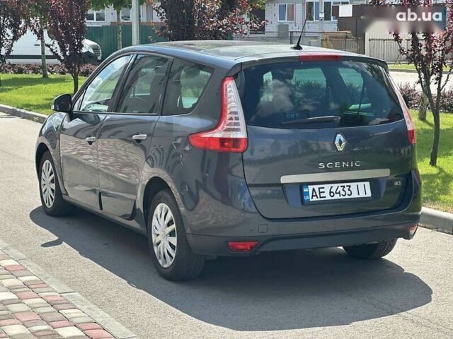 Серый Рено Гранд Сценик, объемом двигателя 1.5 л и пробегом 300 тыс. км за 7300 $, фото 10 на Automoto.ua