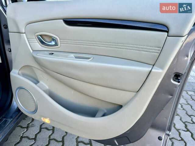 Серый Рено Гранд Сценик, объемом двигателя 2 л и пробегом 244 тыс. км за 7800 $, фото 64 на Automoto.ua