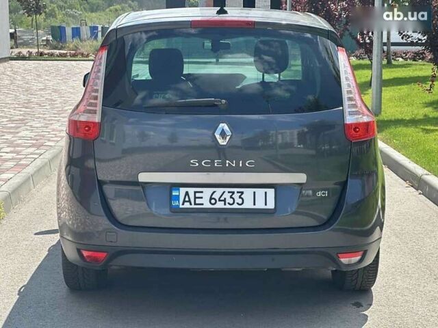 Серый Рено Гранд Сценик, объемом двигателя 1.5 л и пробегом 300 тыс. км за 7300 $, фото 4 на Automoto.ua