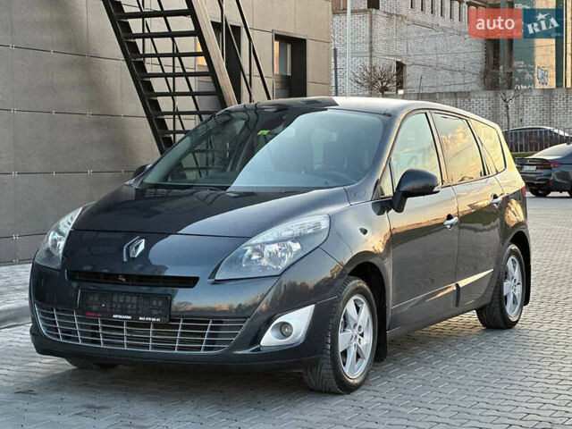 Серый Рено Гранд Сценик, объемом двигателя 1.4 л и пробегом 180 тыс. км за 5999 $, фото 3 на Automoto.ua