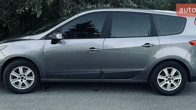 Сірий Рено Гранд Сценік, об'ємом двигуна 1.5 л та пробігом 297 тис. км за 7500 $, фото 2 на Automoto.ua