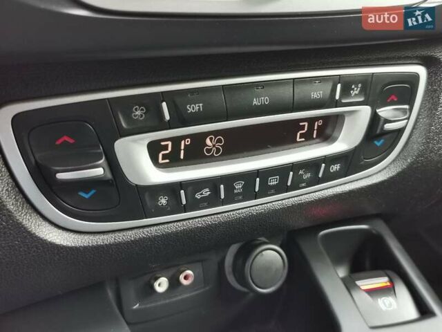 Сірий Рено Гранд Сценік, об'ємом двигуна 1.5 л та пробігом 245 тис. км за 7800 $, фото 34 на Automoto.ua