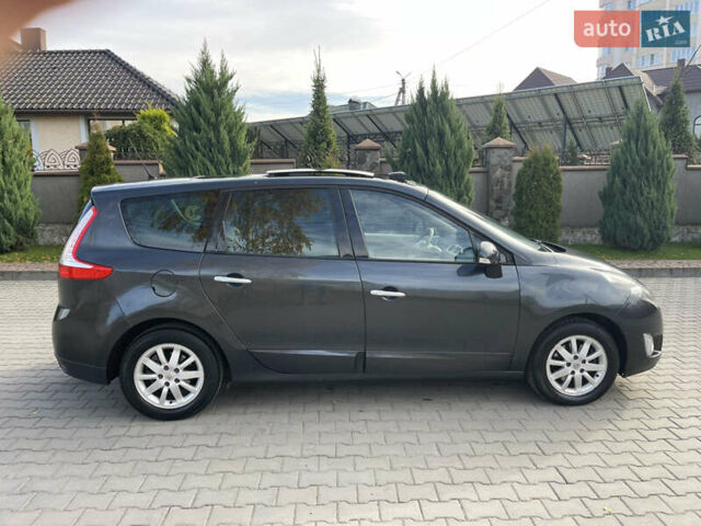 Серый Рено Гранд Сценик, объемом двигателя 1.5 л и пробегом 300 тыс. км за 5999 $, фото 17 на Automoto.ua