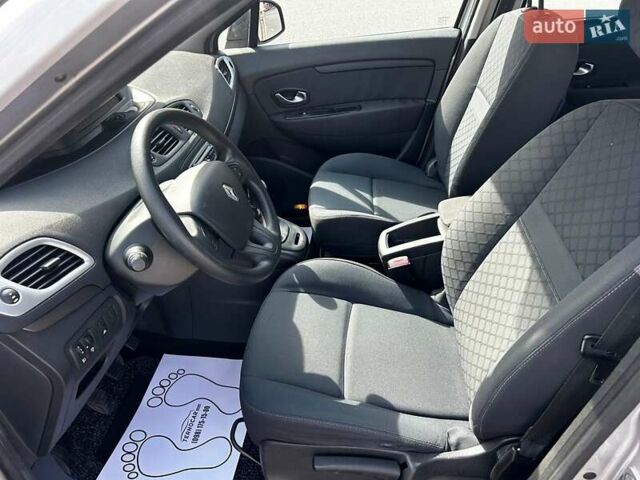 Серый Рено Гранд Сценик, объемом двигателя 1.4 л и пробегом 190 тыс. км за 4990 $, фото 9 на Automoto.ua