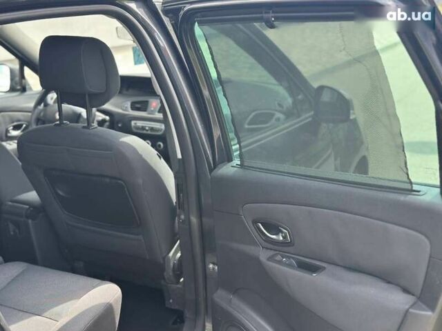 Серый Рено Гранд Сценик, объемом двигателя 1.5 л и пробегом 300 тыс. км за 7300 $, фото 18 на Automoto.ua