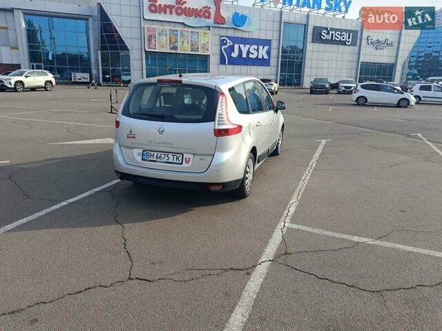 Сірий Рено Гранд Сценік, об'ємом двигуна 1.4 л та пробігом 180 тис. км за 7300 $, фото 3 на Automoto.ua
