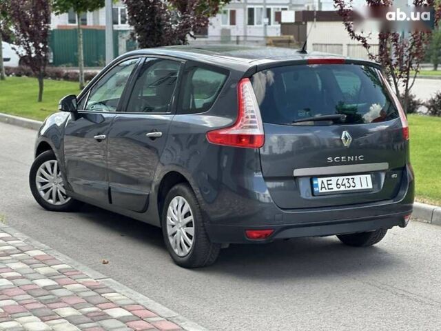 Серый Рено Гранд Сценик, объемом двигателя 1.5 л и пробегом 300 тыс. км за 7300 $, фото 5 на Automoto.ua