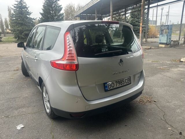 Серый Рено Гранд Сценик, объемом двигателя 1.5 л и пробегом 282 тыс. км за 7600 $, фото 4 на Automoto.ua