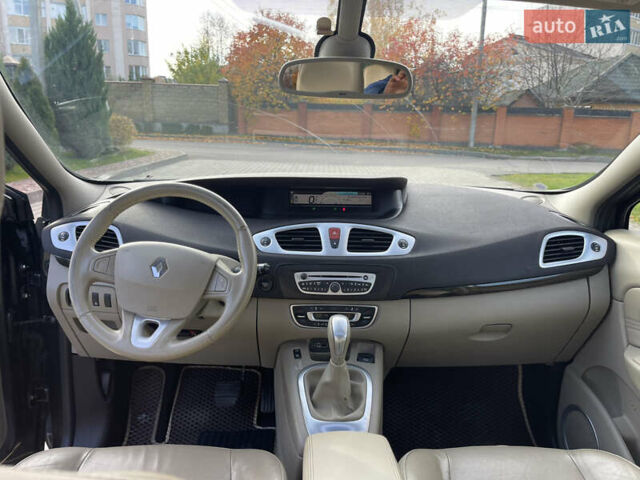 Серый Рено Гранд Сценик, объемом двигателя 1.5 л и пробегом 300 тыс. км за 5999 $, фото 70 на Automoto.ua