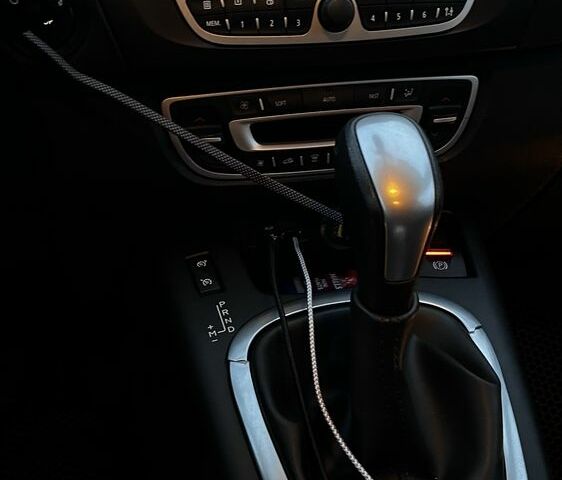 Серый Рено Гранд Сценик, объемом двигателя 1.5 л и пробегом 244 тыс. км за 7500 $, фото 7 на Automoto.ua