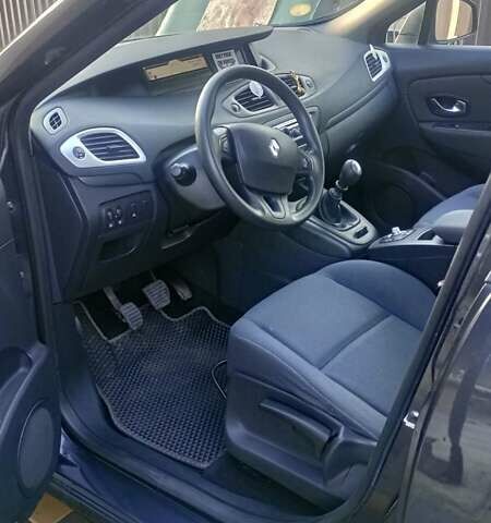 Серый Рено Гранд Сценик, объемом двигателя 1.46 л и пробегом 209 тыс. км за 6900 $, фото 15 на Automoto.ua