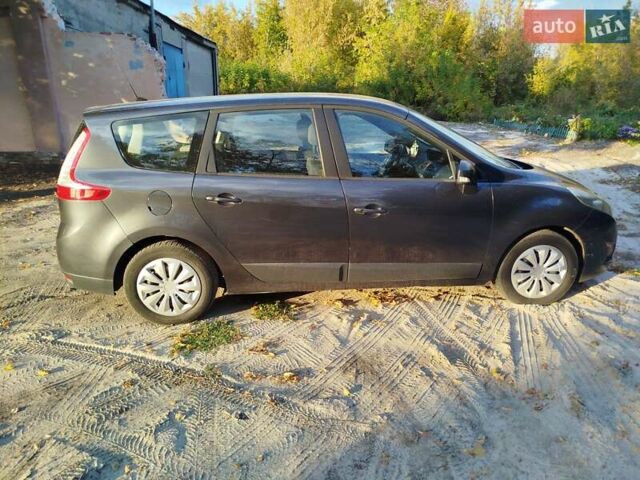 Серый Рено Гранд Сценик, объемом двигателя 1.5 л и пробегом 260 тыс. км за 5900 $, фото 7 на Automoto.ua