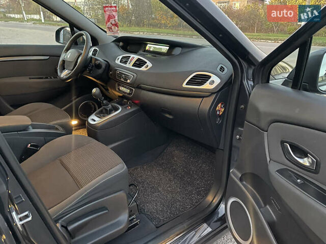 Серый Рено Гранд Сценик, объемом двигателя 1.46 л и пробегом 261 тыс. км за 6550 $, фото 22 на Automoto.ua