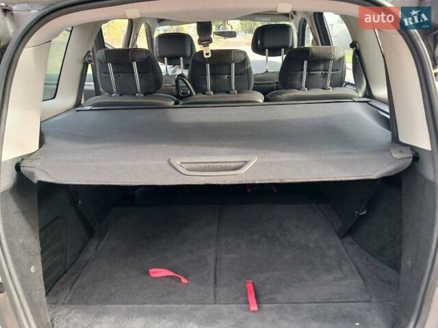 Серый Рено Гранд Сценик, объемом двигателя 1.5 л и пробегом 188 тыс. км за 8300 $, фото 44 на Automoto.ua