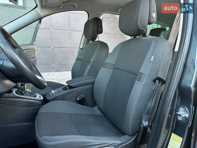 Серый Рено Гранд Сценик, объемом двигателя 1.4 л и пробегом 180 тыс. км за 5999 $, фото 12 на Automoto.ua