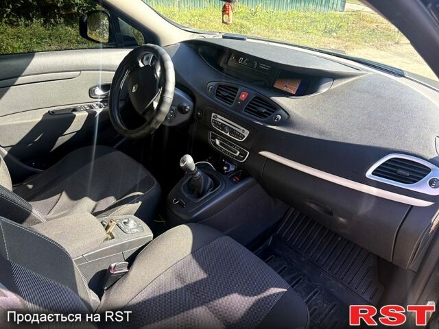 Серый Рено Гранд Сценик, объемом двигателя 1.4 л и пробегом 245 тыс. км за 7200 $, фото 5 на Automoto.ua