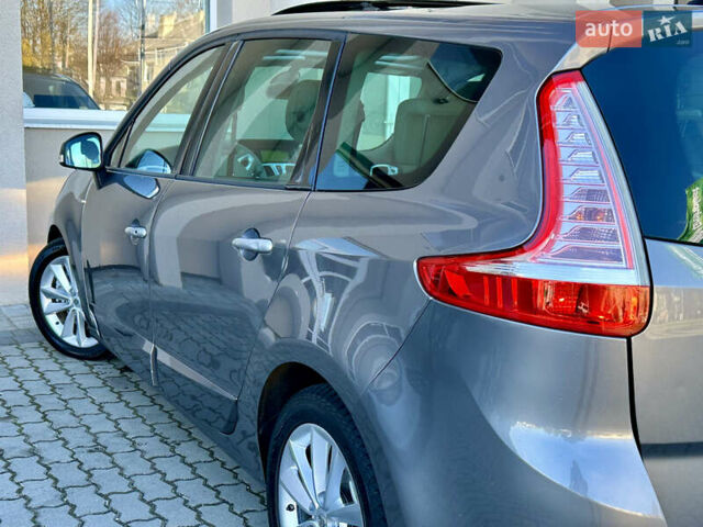 Серый Рено Гранд Сценик, объемом двигателя 2 л и пробегом 244 тыс. км за 7800 $, фото 14 на Automoto.ua