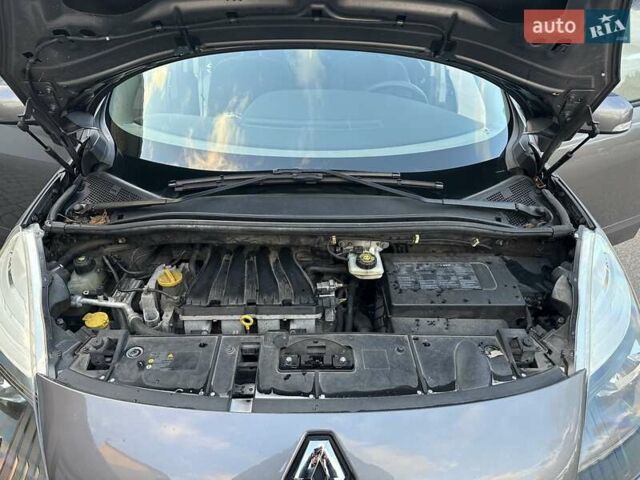 Рено Гранд Сценик 2010 в Луцке на Automoto.ua Серый Рено Гранд Сценик, объемом двигателя 2.02 л и пробегом 232 тыс. км за 7950 $, фото 20 на Automoto.ua