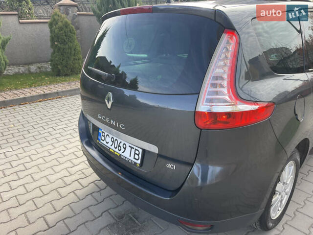 Серый Рено Гранд Сценик, объемом двигателя 1.5 л и пробегом 300 тыс. км за 5999 $, фото 38 на Automoto.ua