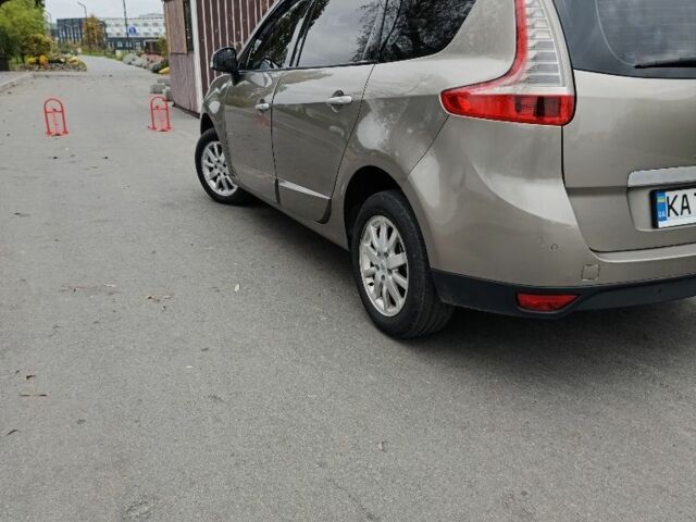 Сірий Рено Гранд Сценік, об'ємом двигуна 1.5 л та пробігом 348 тис. км за 7800 $, фото 7 на Automoto.ua