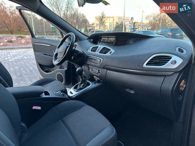 Серый Рено Гранд Сценик, объемом двигателя 1.4 л и пробегом 180 тыс. км за 5999 $, фото 24 на Automoto.ua