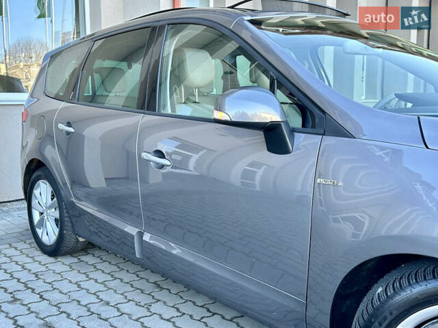 Серый Рено Гранд Сценик, объемом двигателя 2 л и пробегом 244 тыс. км за 7800 $, фото 9 на Automoto.ua