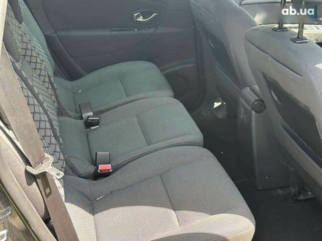 Серый Рено Гранд Сценик, объемом двигателя 1.5 л и пробегом 300 тыс. км за 7300 $, фото 21 на Automoto.ua