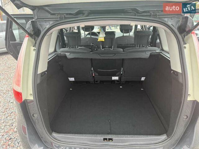 Серый Рено Гранд Сценик, объемом двигателя 1.46 л и пробегом 228 тыс. км за 6500 $, фото 22 на Automoto.ua