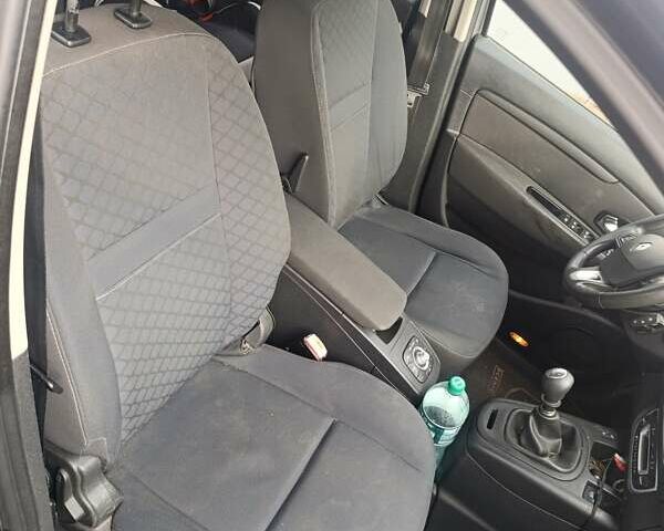 Серый Рено Гранд Сценик, объемом двигателя 1.9 л и пробегом 246 тыс. км за 6400 $, фото 16 на Automoto.ua