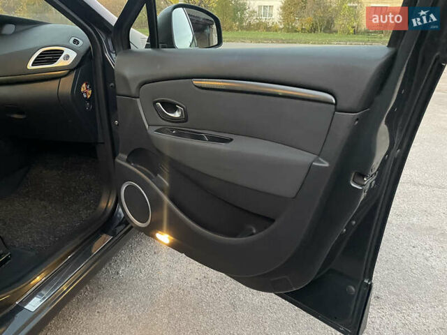 Серый Рено Гранд Сценик, объемом двигателя 1.46 л и пробегом 261 тыс. км за 6550 $, фото 21 на Automoto.ua