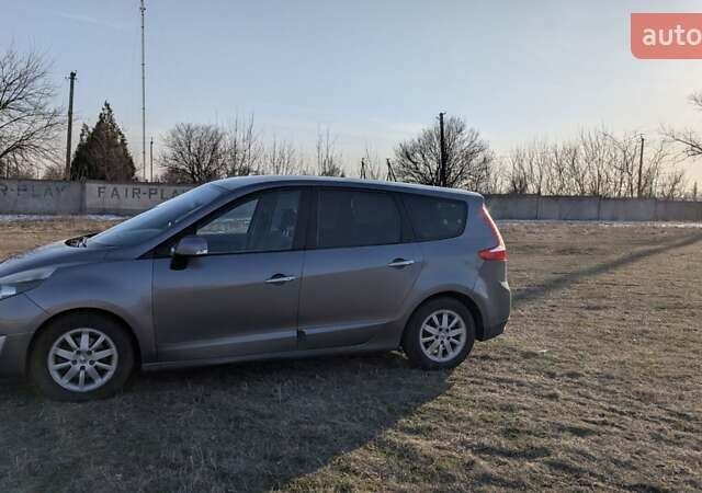 Серый Рено Гранд Сценик, объемом двигателя 1.5 л и пробегом 320 тыс. км за 7600 $, фото 82 на Automoto.ua