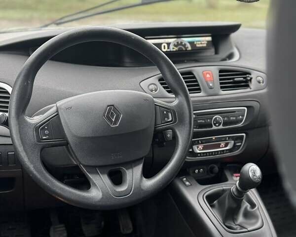 Сірий Рено Гранд Сценік, об'ємом двигуна 1.5 л та пробігом 255 тис. км за 7500 $, фото 9 на Automoto.ua