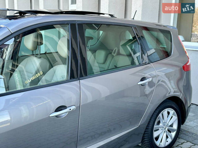 Серый Рено Гранд Сценик, объемом двигателя 2 л и пробегом 244 тыс. км за 7800 $, фото 56 на Automoto.ua