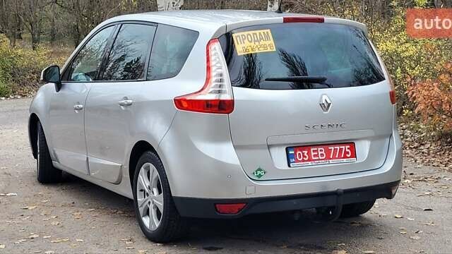 Серый Рено Гранд Сценик, объемом двигателя 2 л и пробегом 248 тыс. км за 8650 $, фото 10 на Automoto.ua