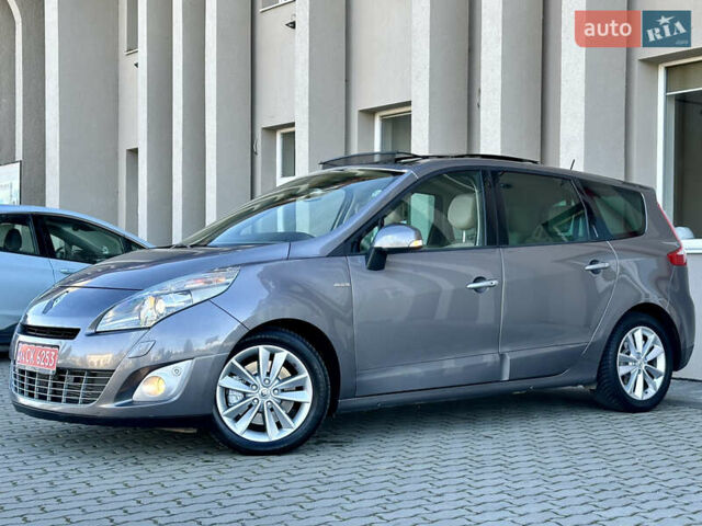 Серый Рено Гранд Сценик, объемом двигателя 2 л и пробегом 244 тыс. км за 7800 $, фото 2 на Automoto.ua