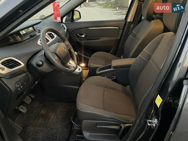 Серый Рено Гранд Сценик, объемом двигателя 1.46 л и пробегом 261 тыс. км за 6550 $, фото 25 на Automoto.ua