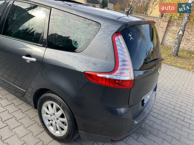 Серый Рено Гранд Сценик, объемом двигателя 1.5 л и пробегом 300 тыс. км за 5999 $, фото 47 на Automoto.ua