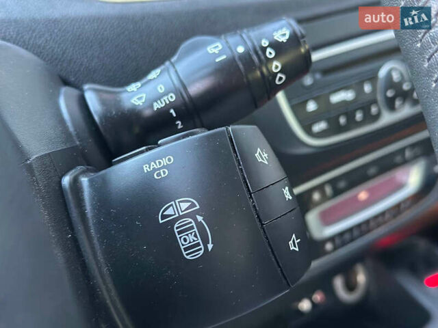 Серый Рено Гранд Сценик, объемом двигателя 1.4 л и пробегом 180 тыс. км за 5999 $, фото 35 на Automoto.ua