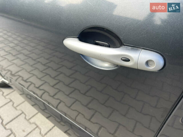 Серый Рено Гранд Сценик, объемом двигателя 1.5 л и пробегом 300 тыс. км за 5999 $, фото 54 на Automoto.ua