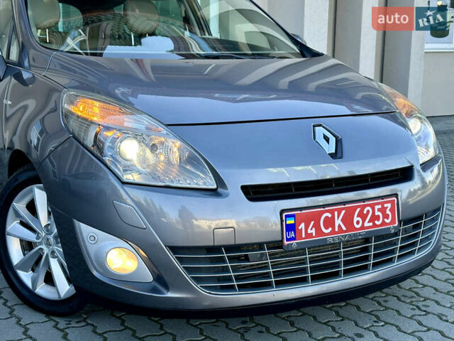 Серый Рено Гранд Сценик, объемом двигателя 2 л и пробегом 244 тыс. км за 7800 $, фото 53 на Automoto.ua