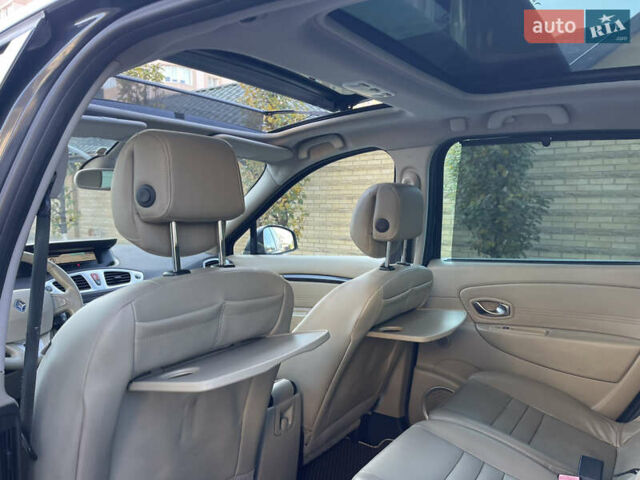 Серый Рено Гранд Сценик, объемом двигателя 1.5 л и пробегом 300 тыс. км за 5999 $, фото 63 на Automoto.ua