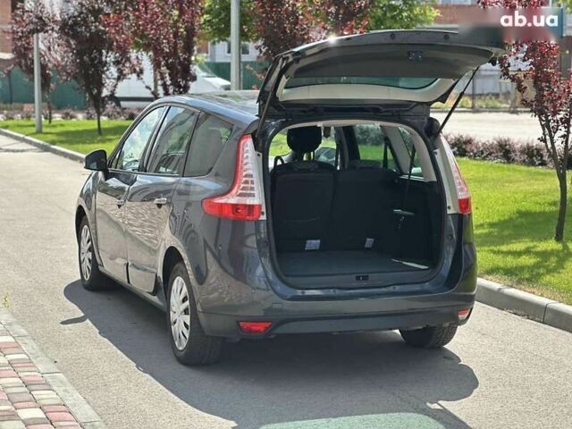 Серый Рено Гранд Сценик, объемом двигателя 1.5 л и пробегом 300 тыс. км за 7300 $, фото 9 на Automoto.ua