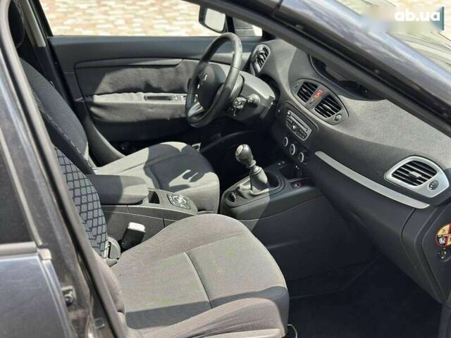 Серый Рено Гранд Сценик, объемом двигателя 1.5 л и пробегом 300 тыс. км за 7300 $, фото 19 на Automoto.ua