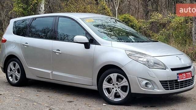 Серый Рено Гранд Сценик, объемом двигателя 2 л и пробегом 248 тыс. км за 8650 $, фото 12 на Automoto.ua